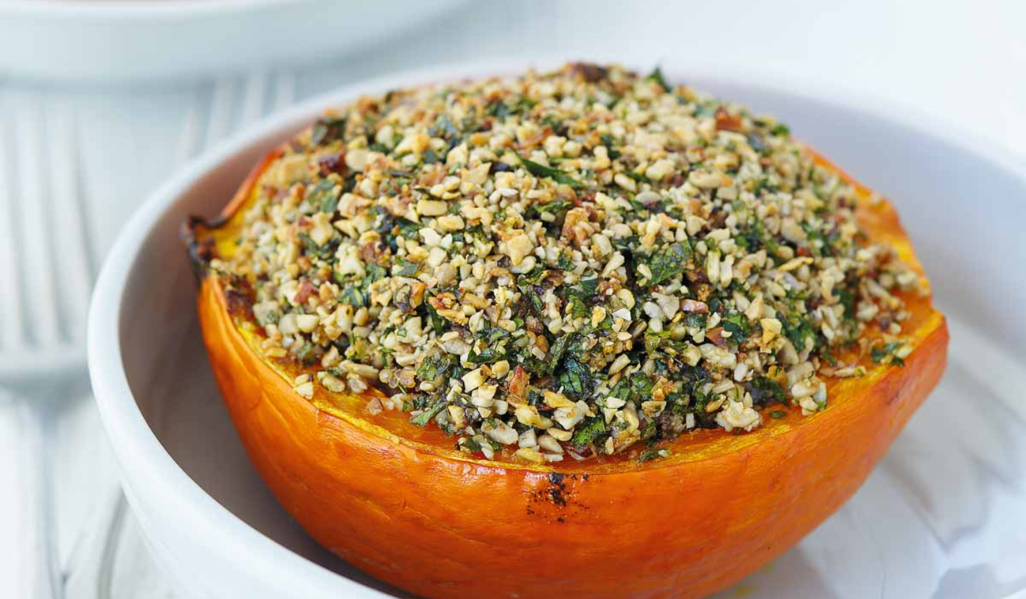 Kürbis mit Quinoafüllung I Natasha Corrett