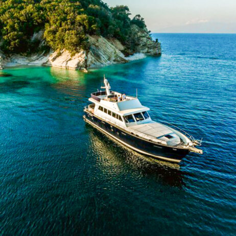 Yachtcharter mit Crew I Motoryachten-2