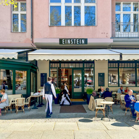 Einstein Mommseneck Charlottenburg-02