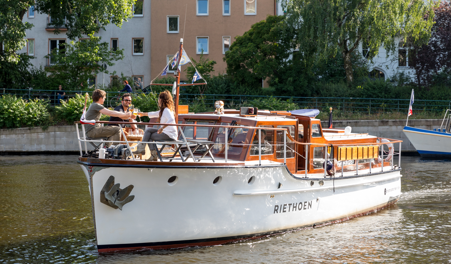 Riethoen Charterschiff Berlin